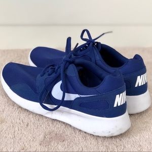 Women’s 7.5 Nike’s